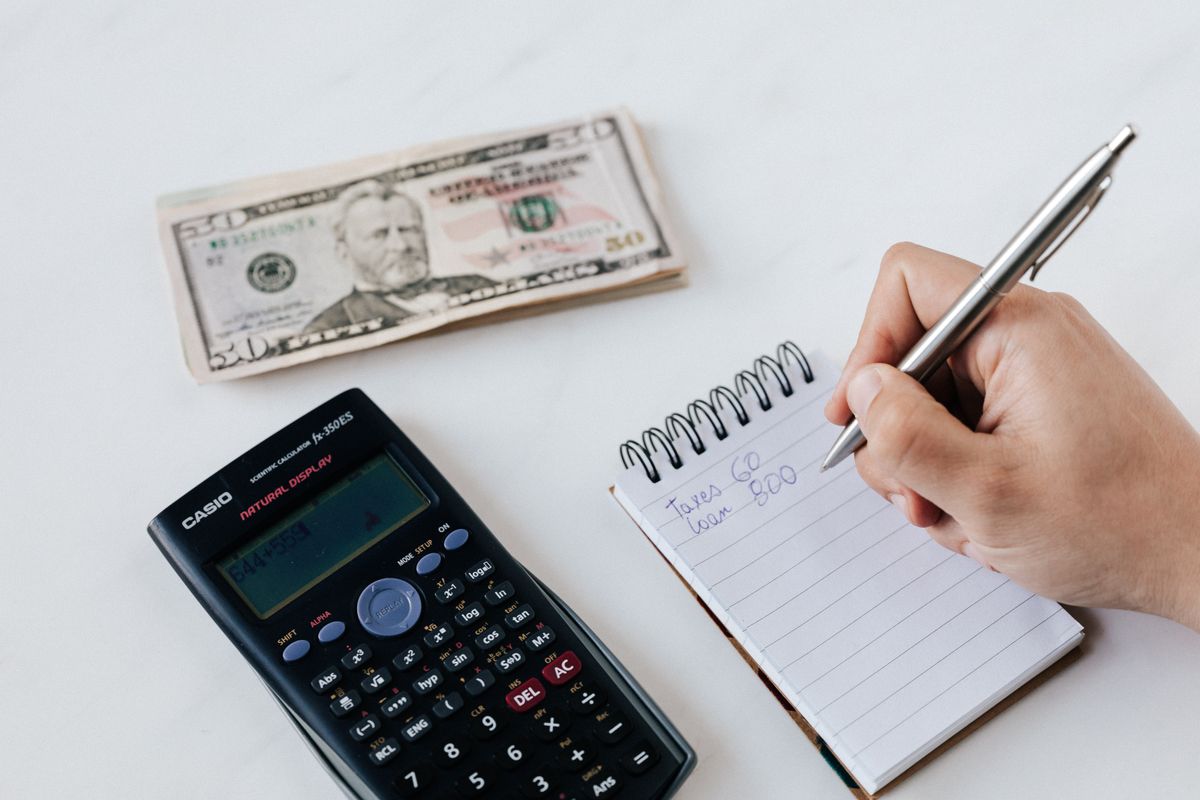 Qual banco oferece menor taxa de empréstimo: comparativo entre as principais opções